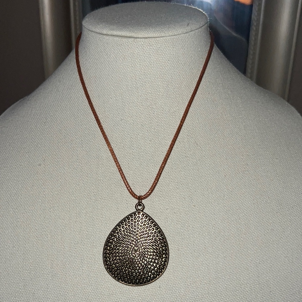 Gold & brown necklace adjustable length clasp braided leather chain jewelry - Picture 5 of 7
